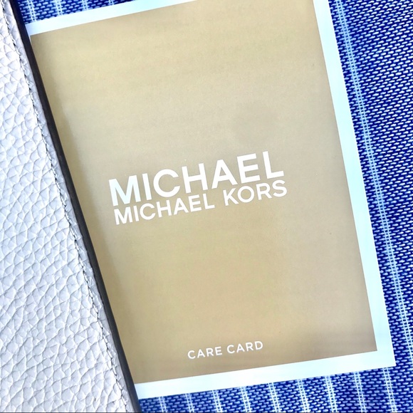 ✨HPx2✨ [Michael Kors] Jet Set Leather Wristlet - Picture 7 of 8